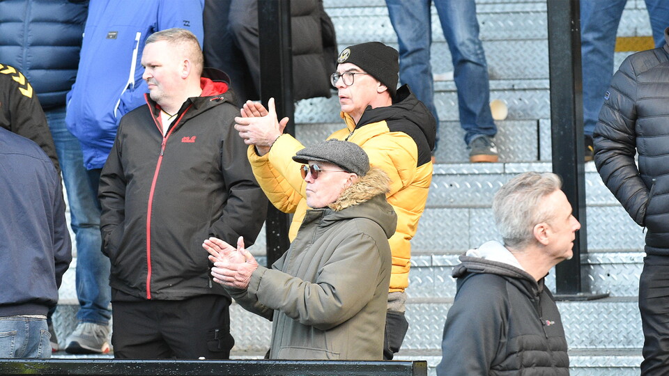 Fan Gallery | Harrogate vs. Newport County 