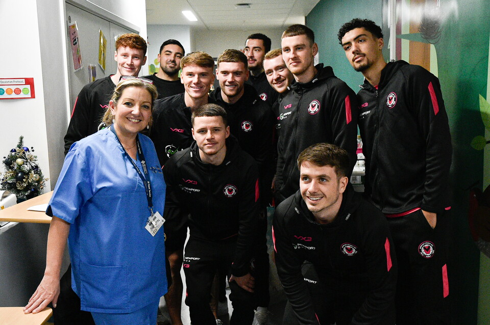 Gallery | Newport County make hospital Christmas visit 