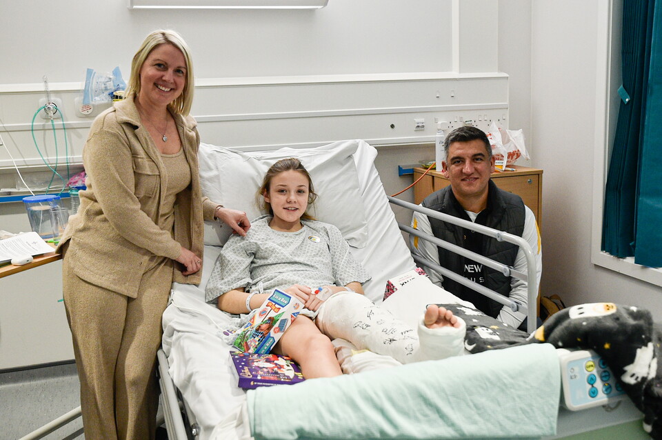Gallery | Newport County make hospital Christmas visit 