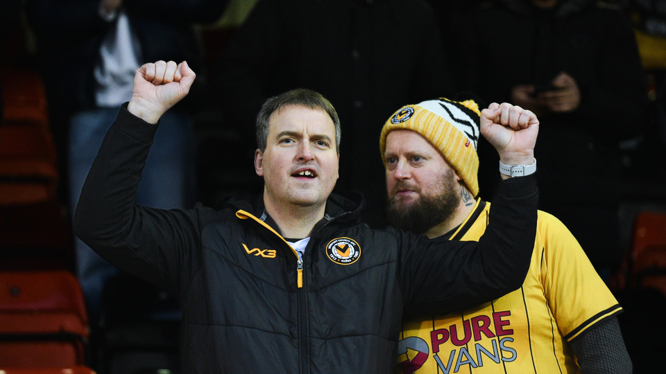 Fans crewe (A)