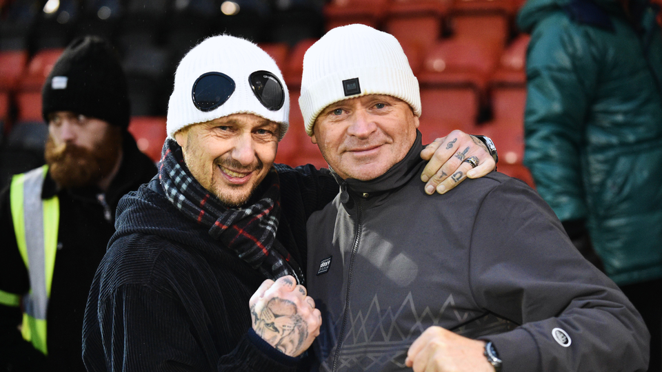 Fans crewe (A)
