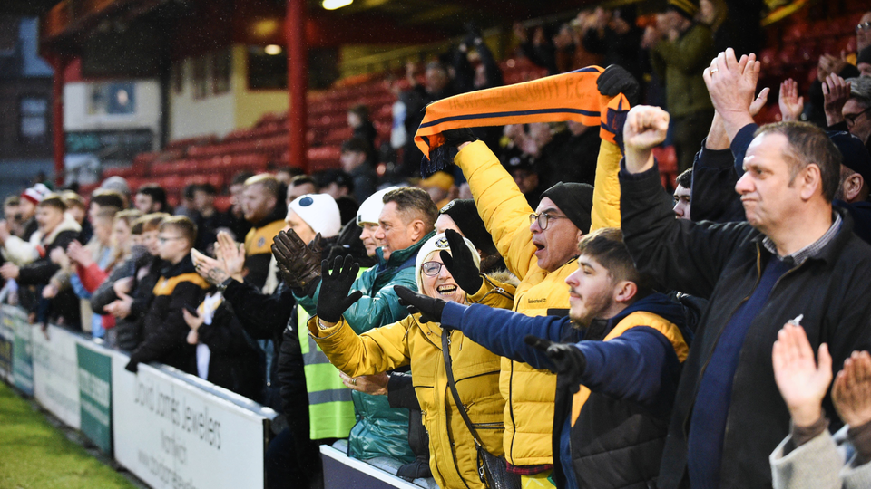 Fans crewe (A)