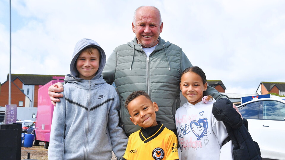 Fan Gallery Walsall (H)