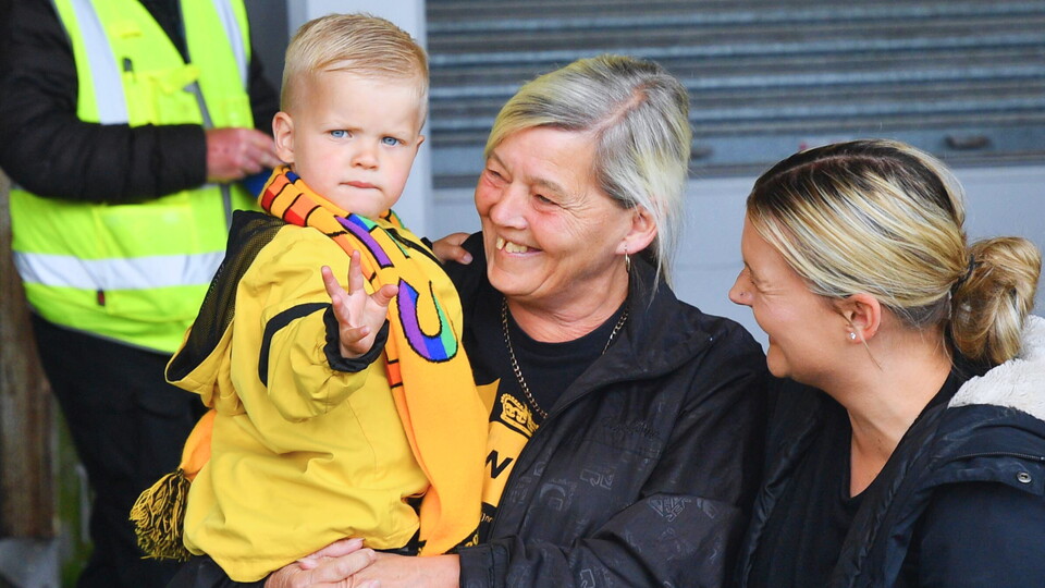 Fan Gallery Walsall (H)