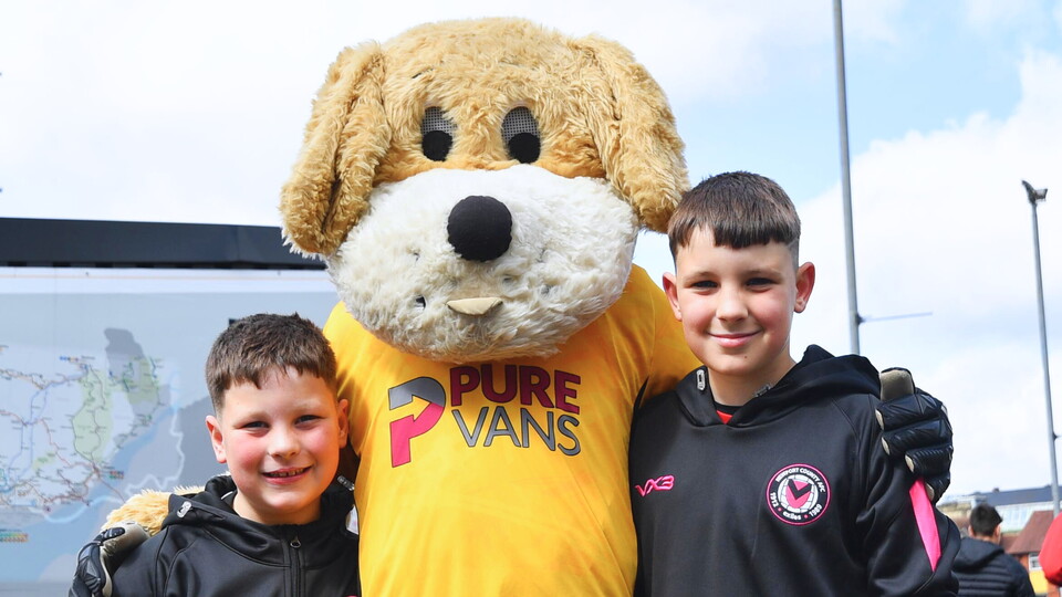 Fan Gallery Walsall (H)