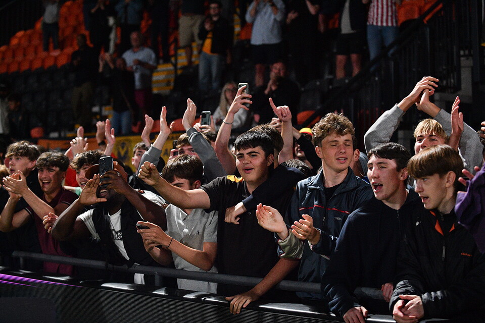 Newport-County-Barnet-Fan-Gallery-3