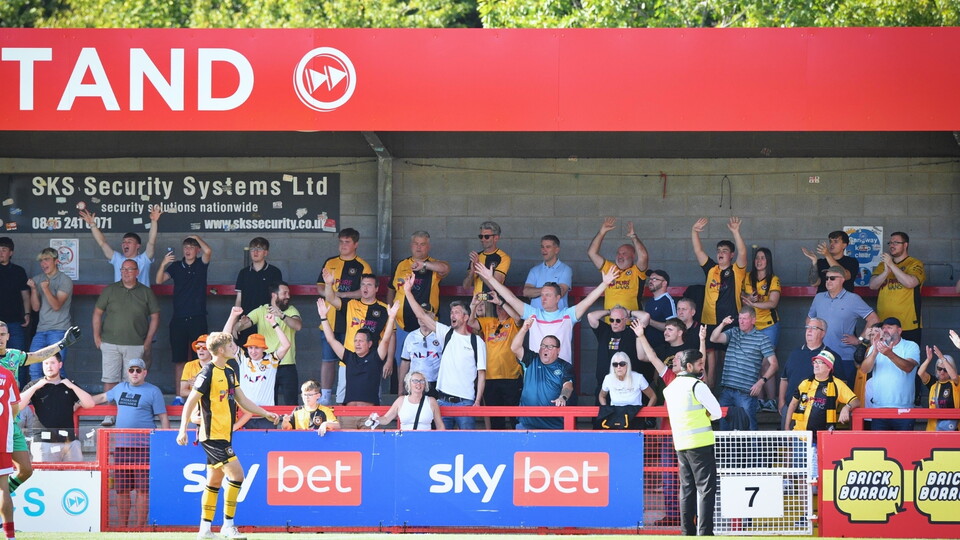 Fans crawley (A)