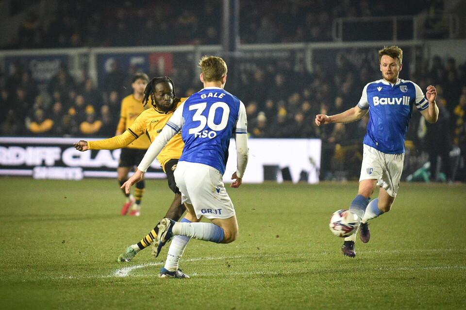 Gillingham-pic-23-24