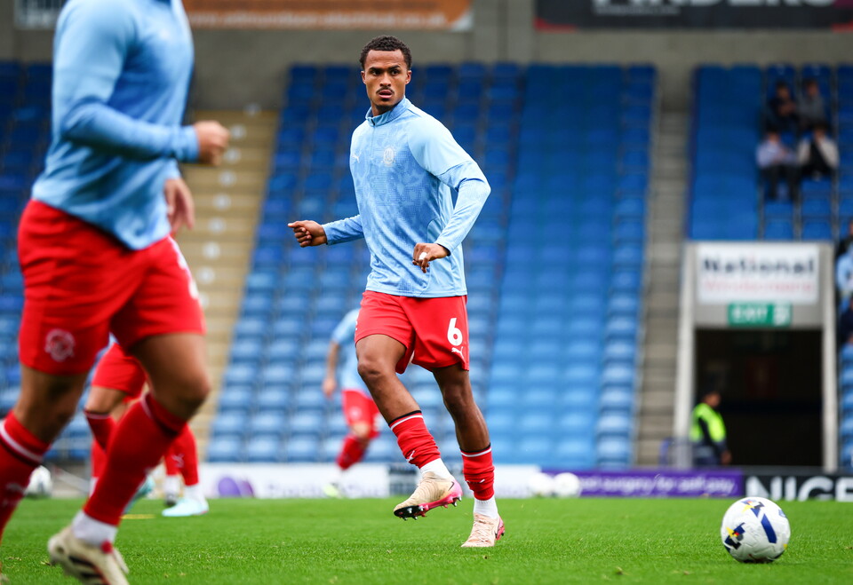 Elliot Bonds of Fleetwood warming up