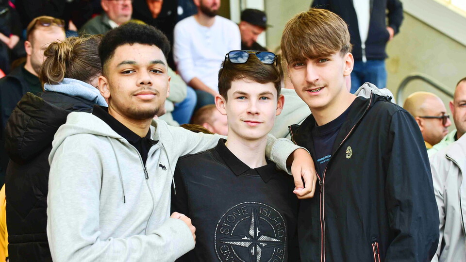 fan gallery | Cheltenham (A)