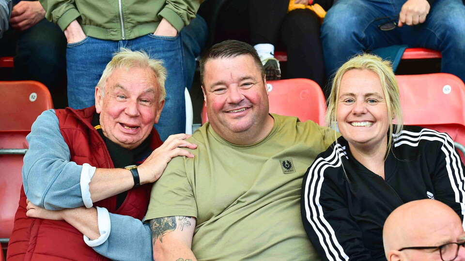 fan gallery | Cheltenham (A)