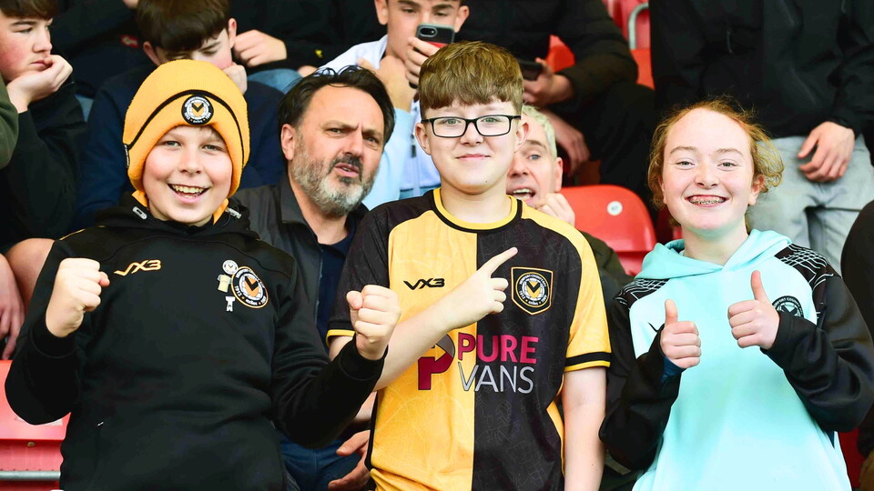 fan gallery | Cheltenham (A)