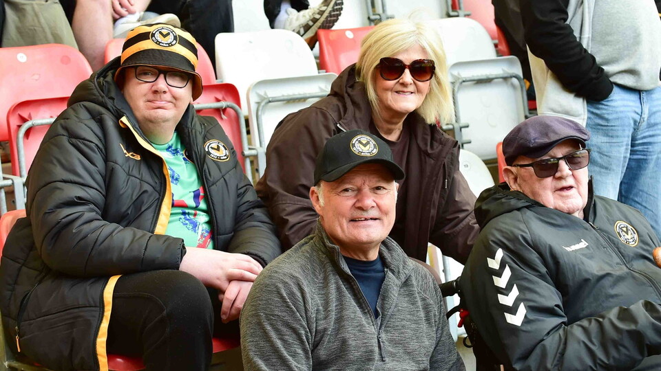 fan gallery | Cheltenham (A)