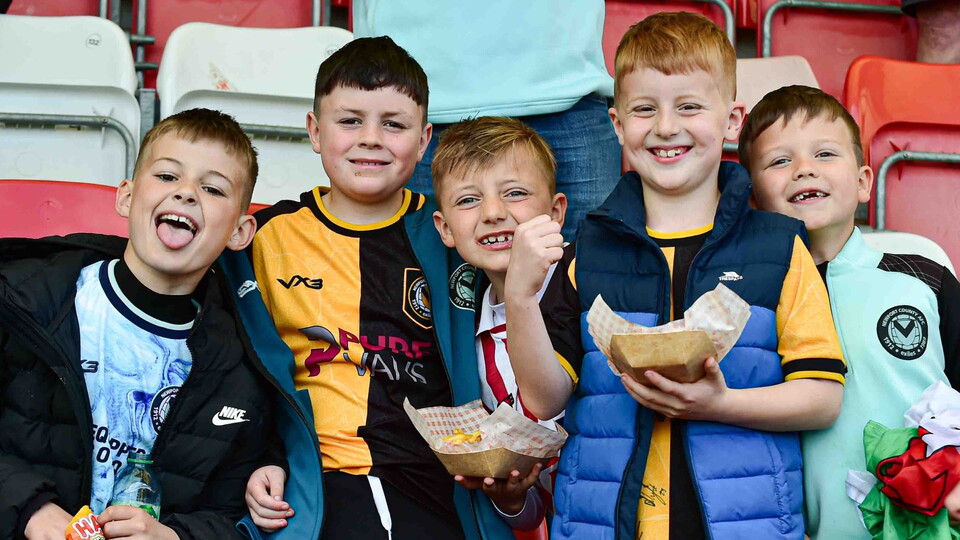 fan gallery | Cheltenham (A)